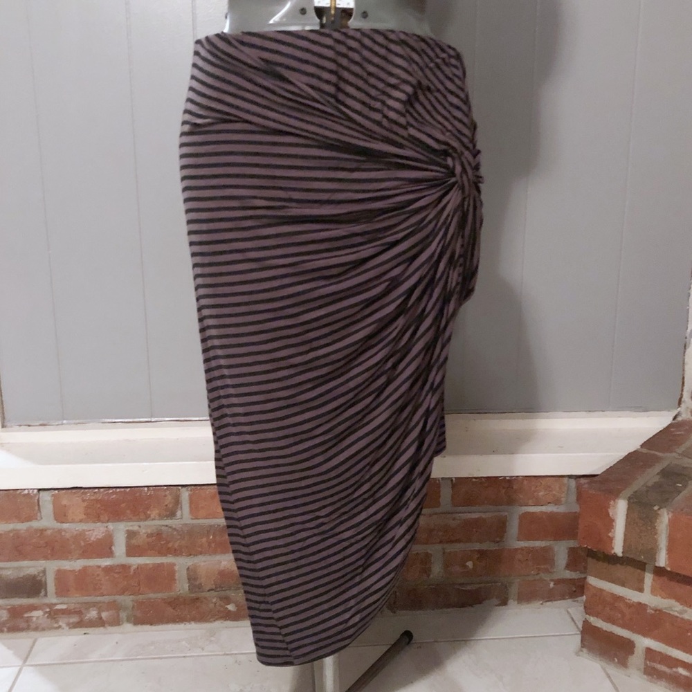 🌵 Charlotte Russe Asymmetrical Stripe Skirt